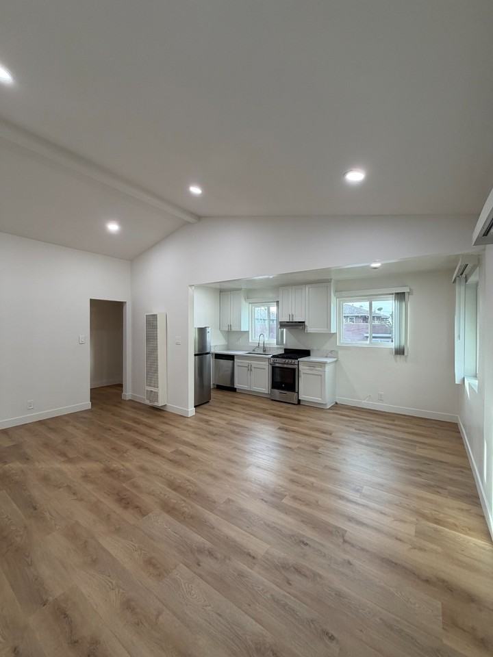 1624 Laurel Canyon Blvd #1 - Photo 6 of 11