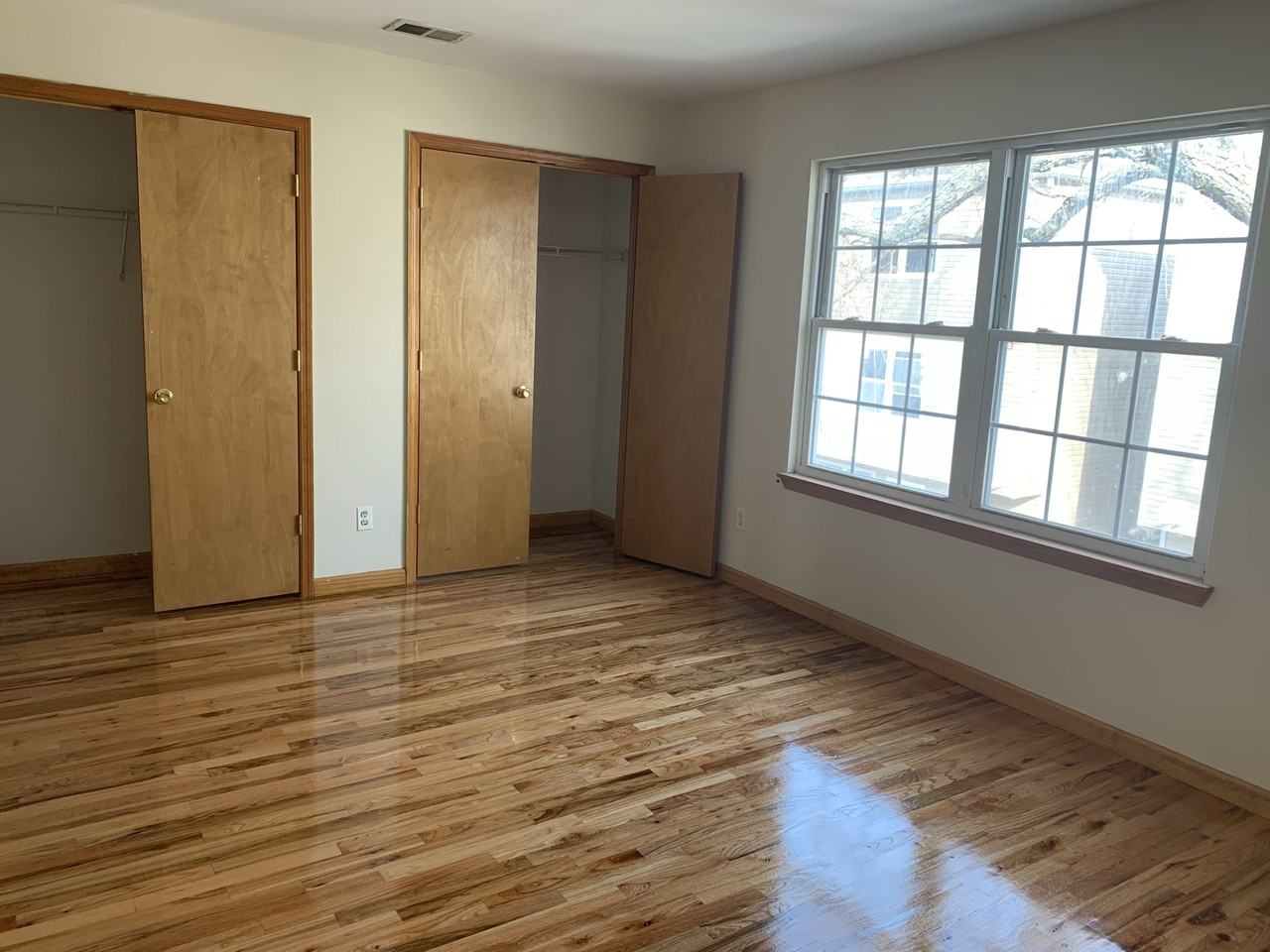 555 Livingston St #555APT2 - Photo 3 of 6