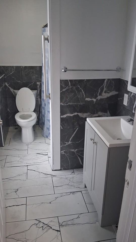 3217 W 90th St #2 - Photo 3 of 9