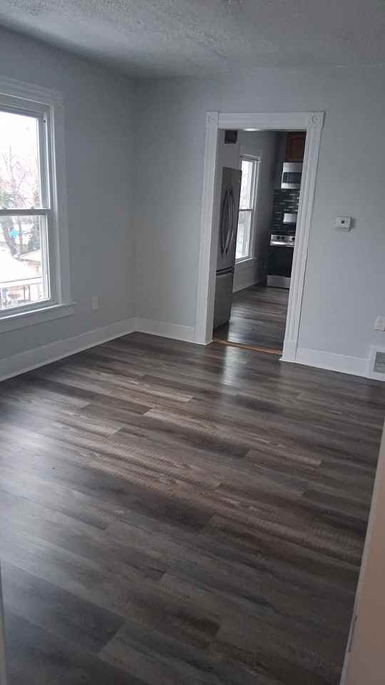 3217 W 90th St #2 - Photo 4 of 9