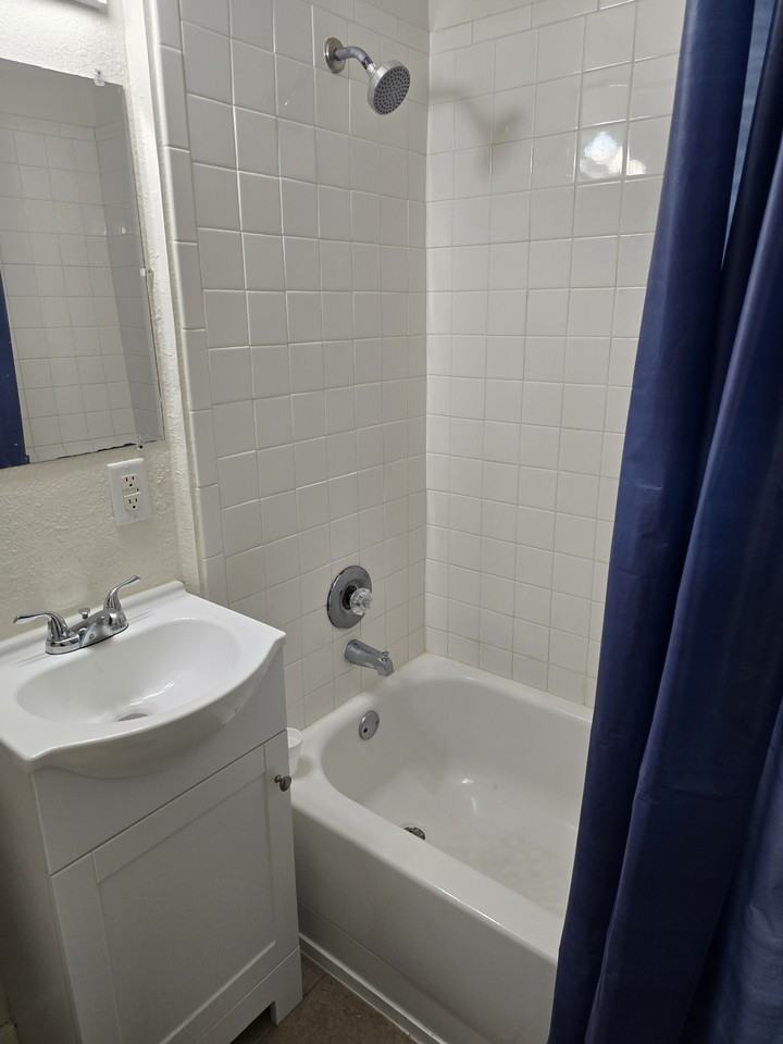 104 N Clyde Ave #D - Photo 7 of 13