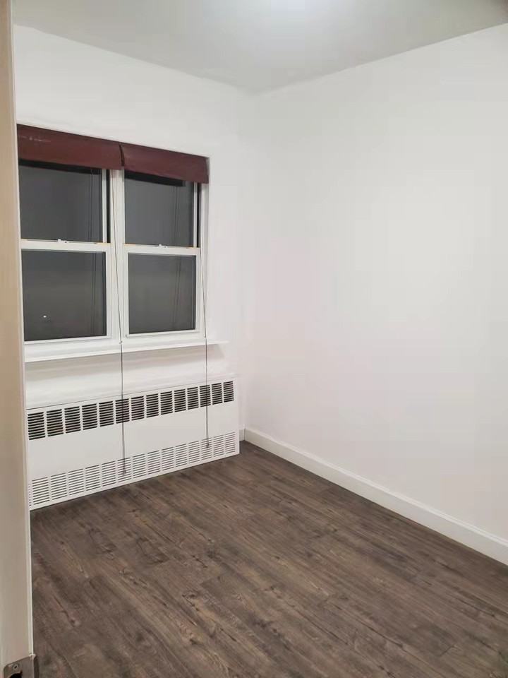 2534 73rd St #2 - Photo 3 of 5