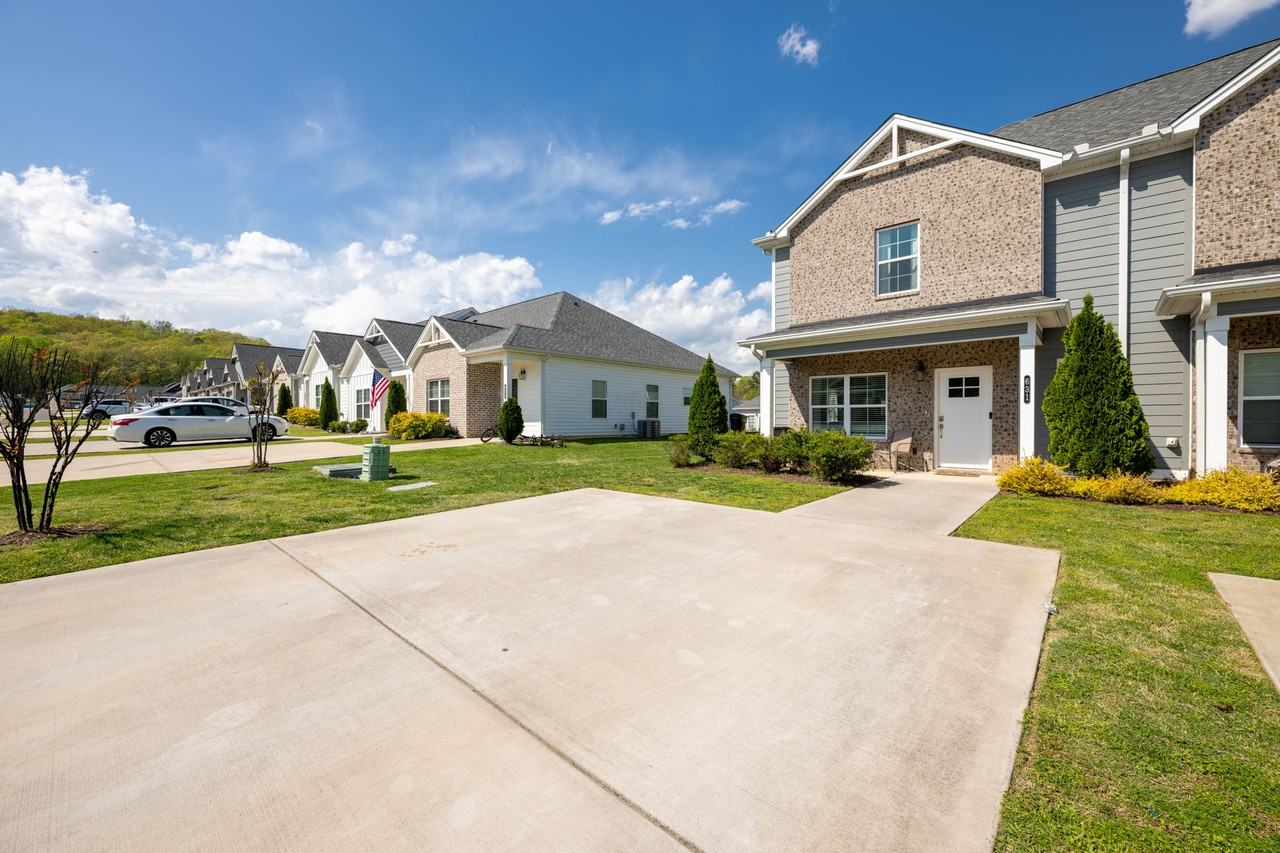 631 Bellingham Dr Ne #631 - Photo 2 of 41