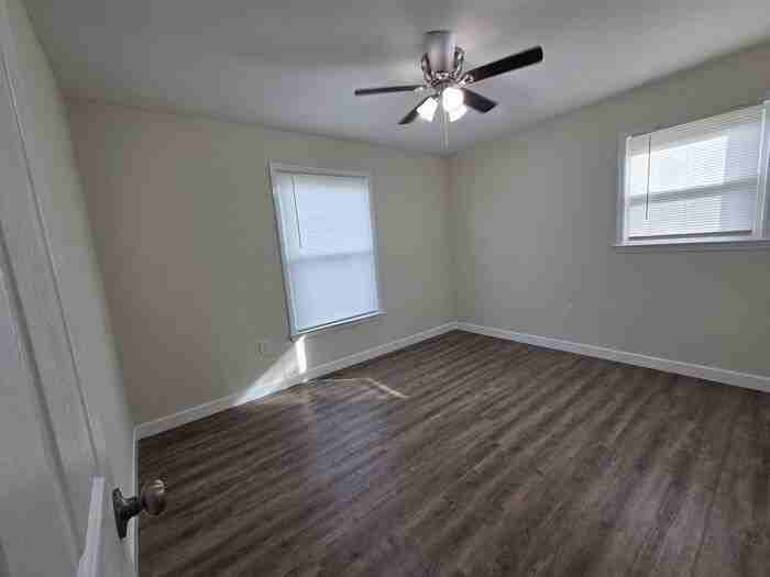 239 Ferndale Dr - Photo 7 of 20