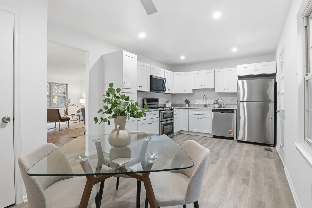 1858 Heather Glen Ct #1858 - Photo 3 of 9