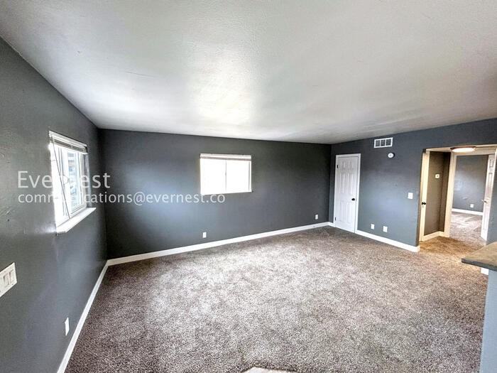 6923 Issac Ave #B - Photo 5 of 20