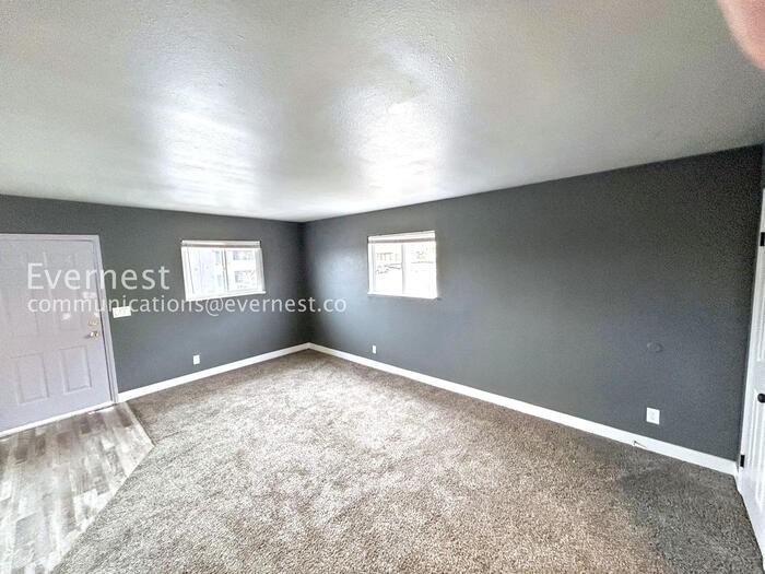 6923 Issac Ave #B - Photo 6 of 20