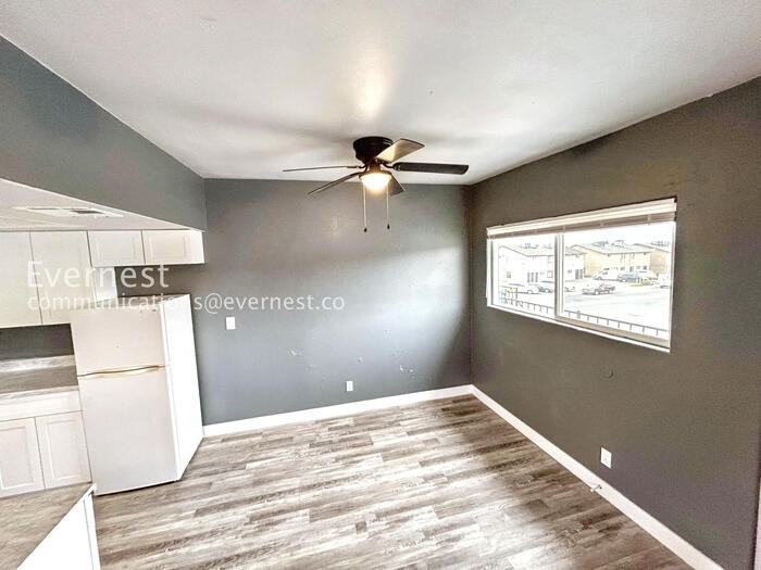 6923 Issac Ave #B - Photo 4 of 20