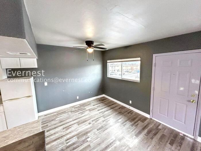 6923 Issac Ave #B - Photo 7 of 20