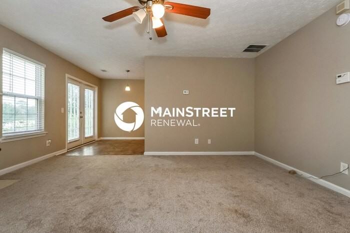 815 Lakeside Cir - Photo 2 of 16