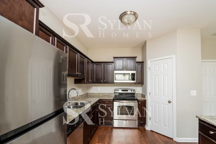 1084 Kingston Village Loop - Photo 7 of 16