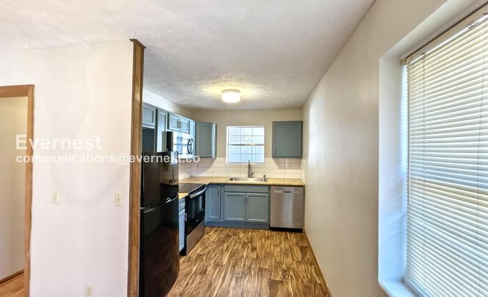 6933 Robinson Dr - Photo 2 of 28