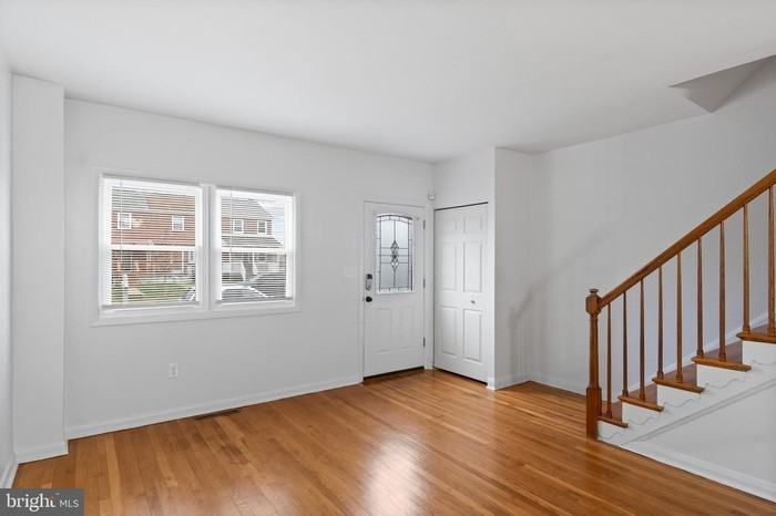 8100 Del Haven Rd - Photo 4 of 35