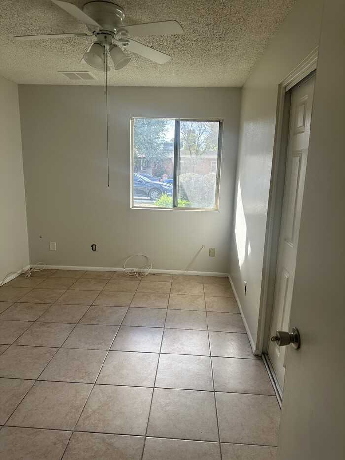 8424 W Monterosa St - Photo 7 of 17