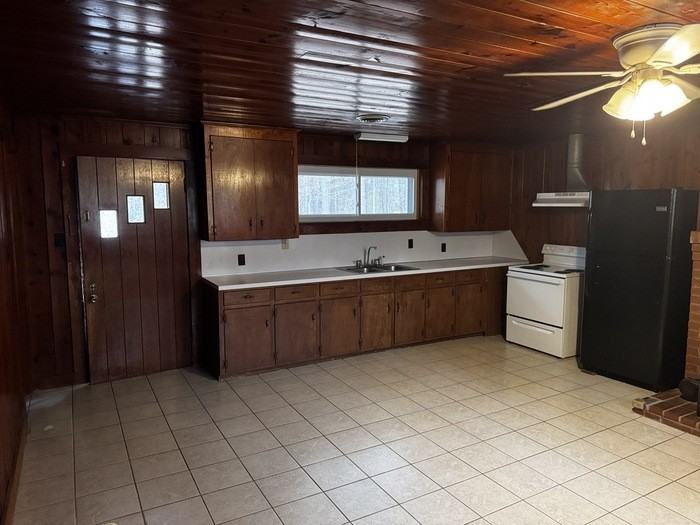 215 Clark Rd - Photo 6 of 14