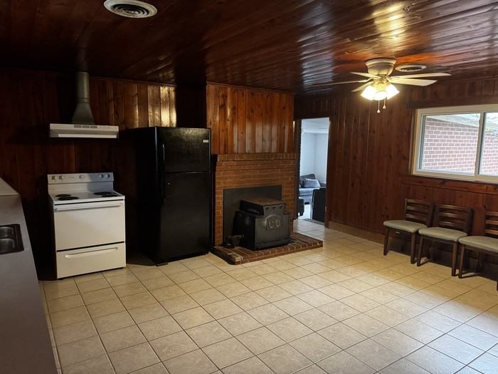 215 Clark Rd - Photo 7 of 14