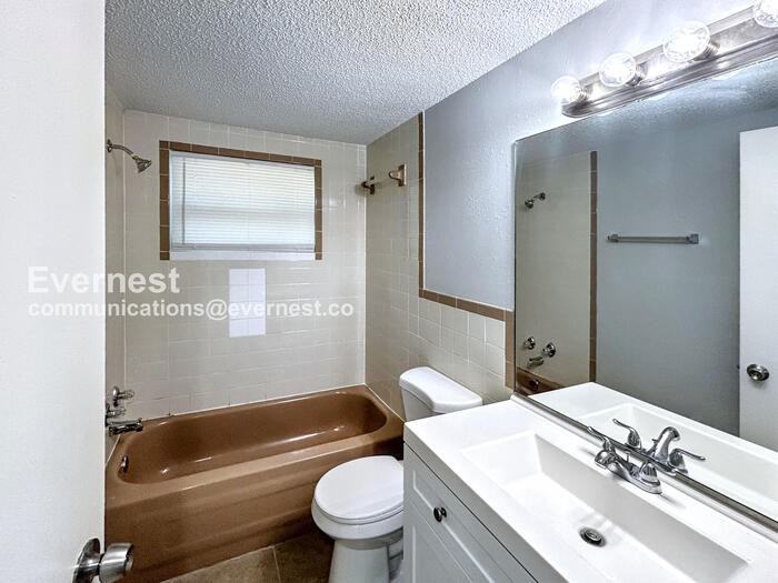 11710 Paige Dr - Photo 7 of 15