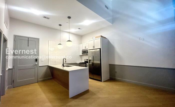 2212 Morris Ave - Photo 2 of 19