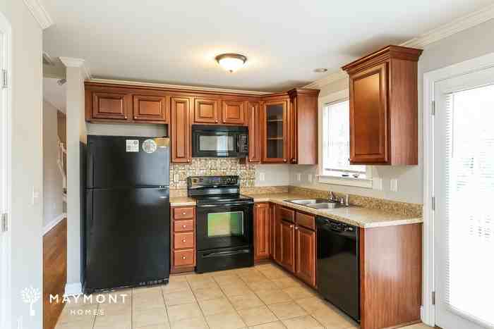 116 Commons Dr - Photo 6 of 12