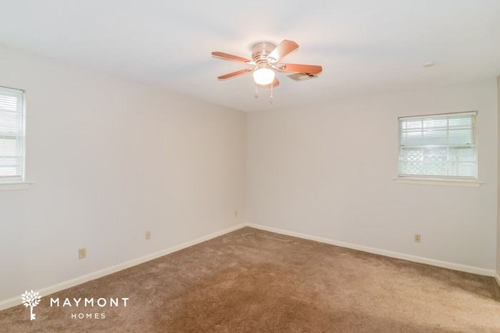 721 Ledyard Pl - Photo 6 of 11