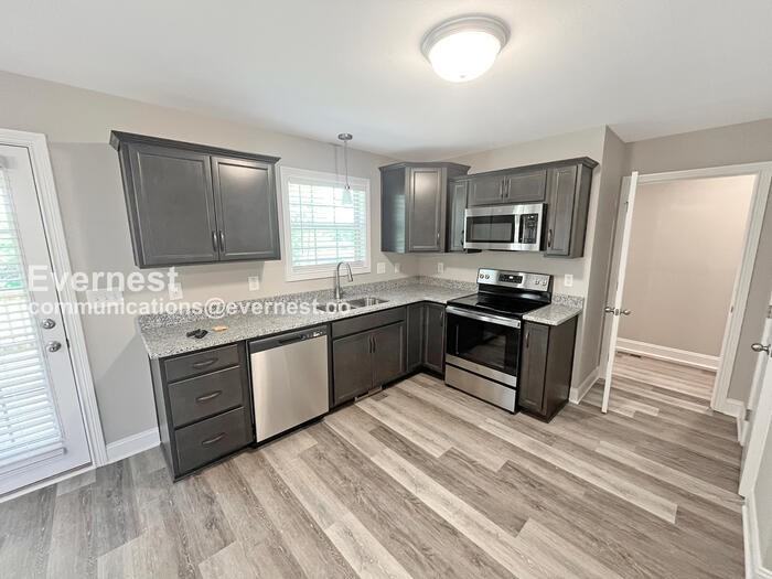 1276 Cardinal Creek Dr - Photo 2 of 19