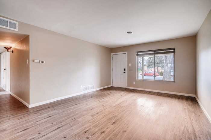 1054 Revere St - Photo 6 of 27