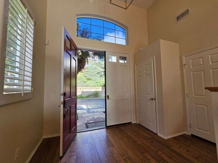 6071 Wooddale Row - Photo 6 of 40