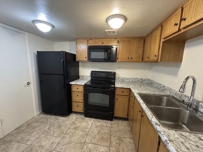 7120 W Mariposa St - Photo 6 of 13