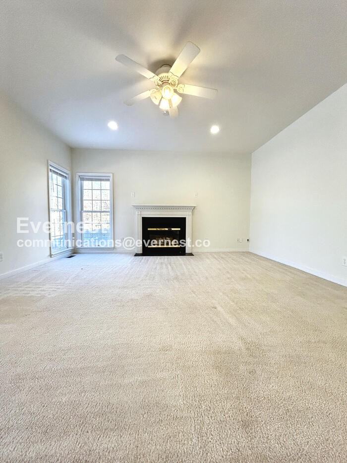 1542 Jeffries Way - Photo 7 of 23