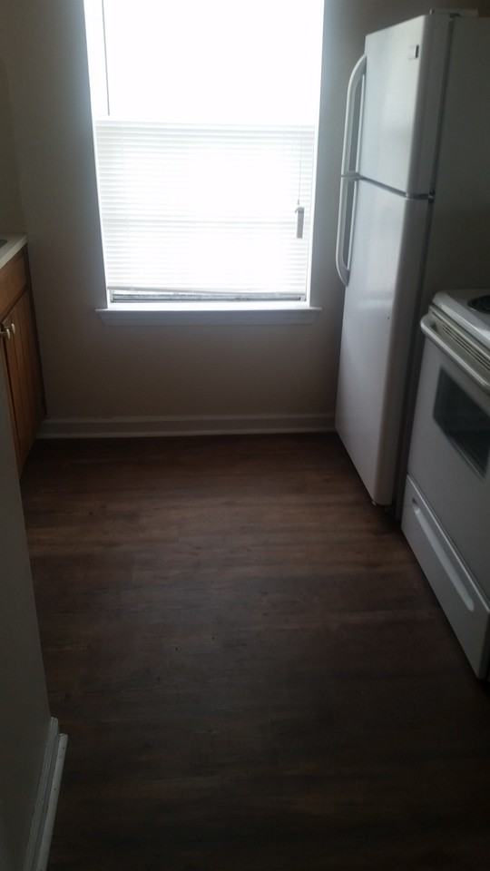 112 Oak Ridge Ave Apt D #1 - Photo 5 of 8