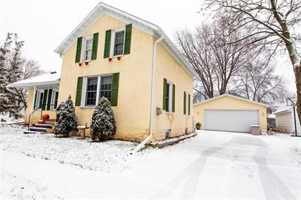 featured image of 120 N Winnebago St #1