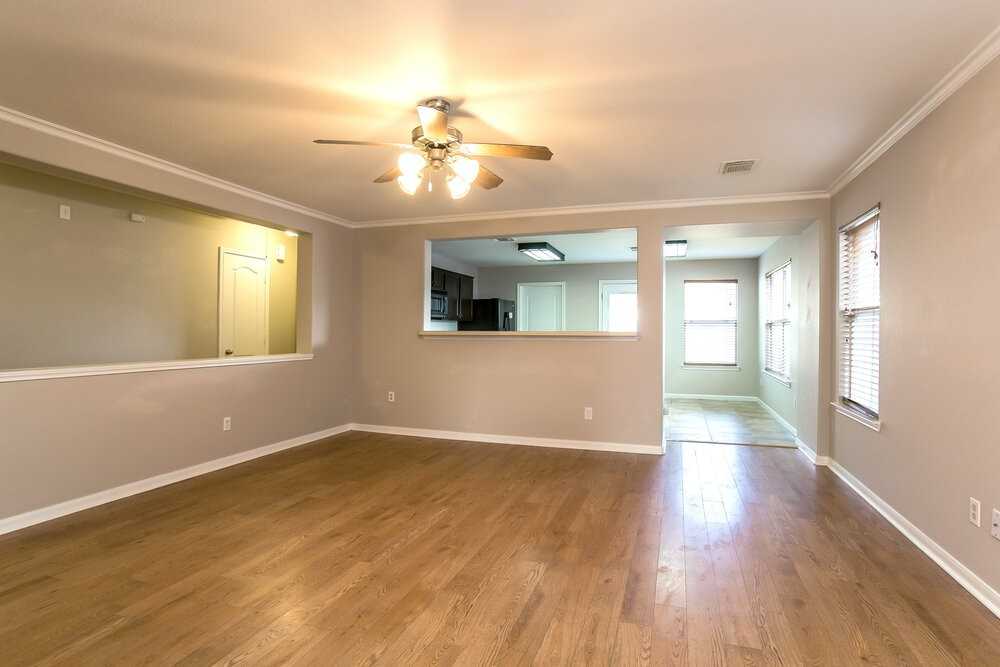 29502 Legends Stone Dr - Photo 2 of 15