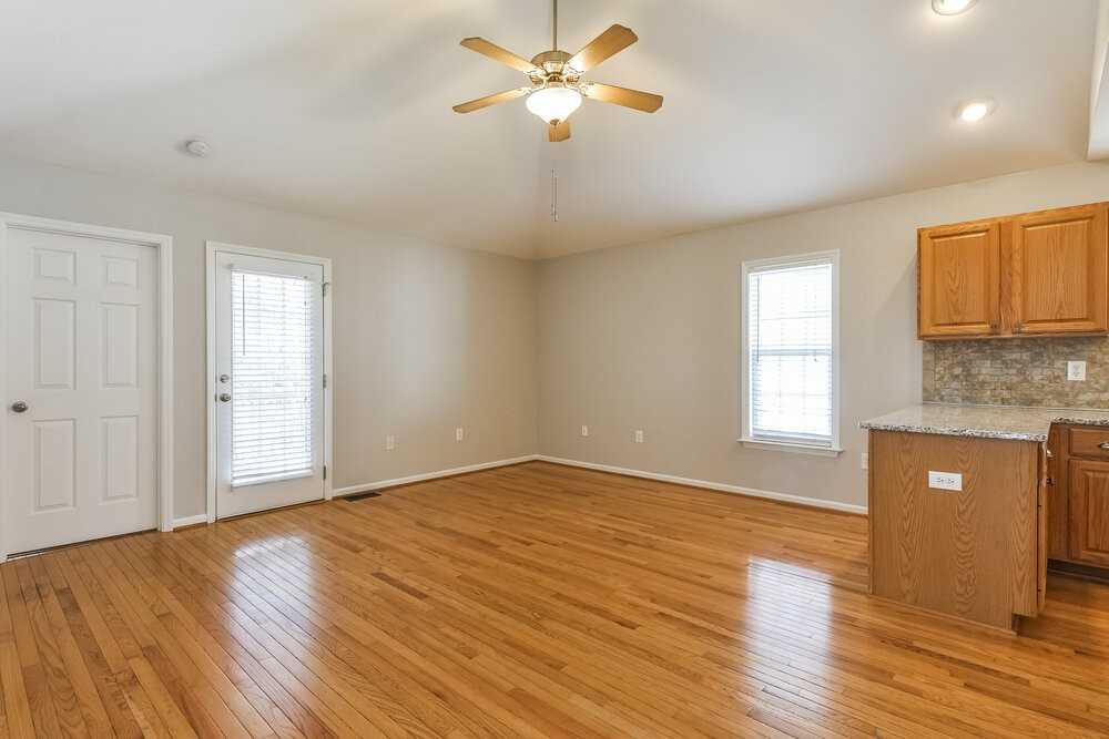 305 Occidental Dr - Photo 3 of 15