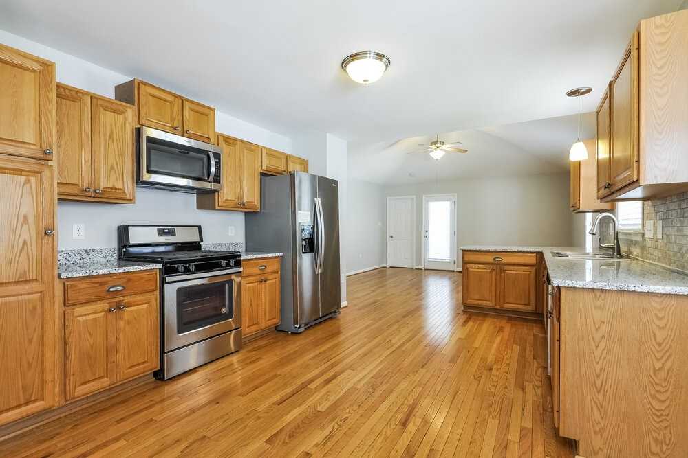 305 Occidental Dr - Photo 5 of 15