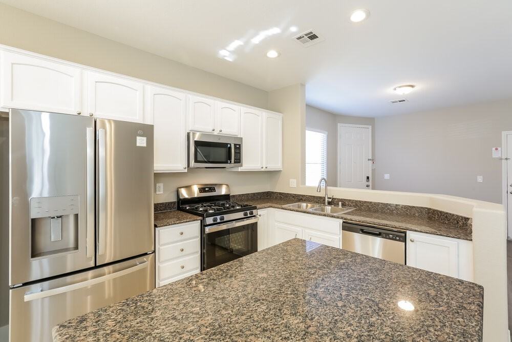 5473 Coral Ribbon Ave - Photo 6 of 17