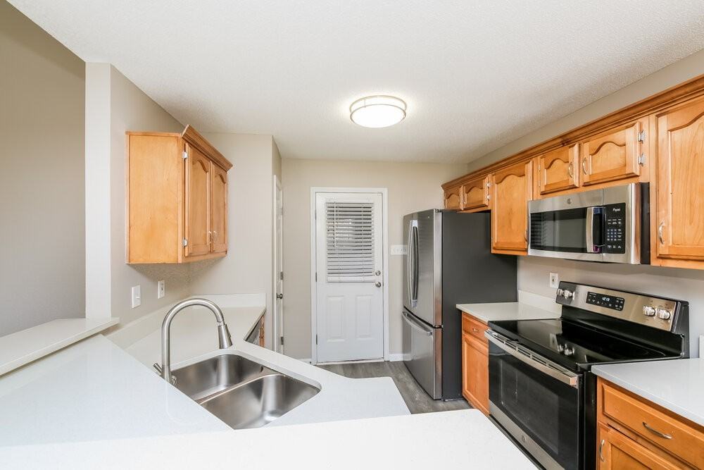 220 Green Valley Dr - Photo 7 of 17