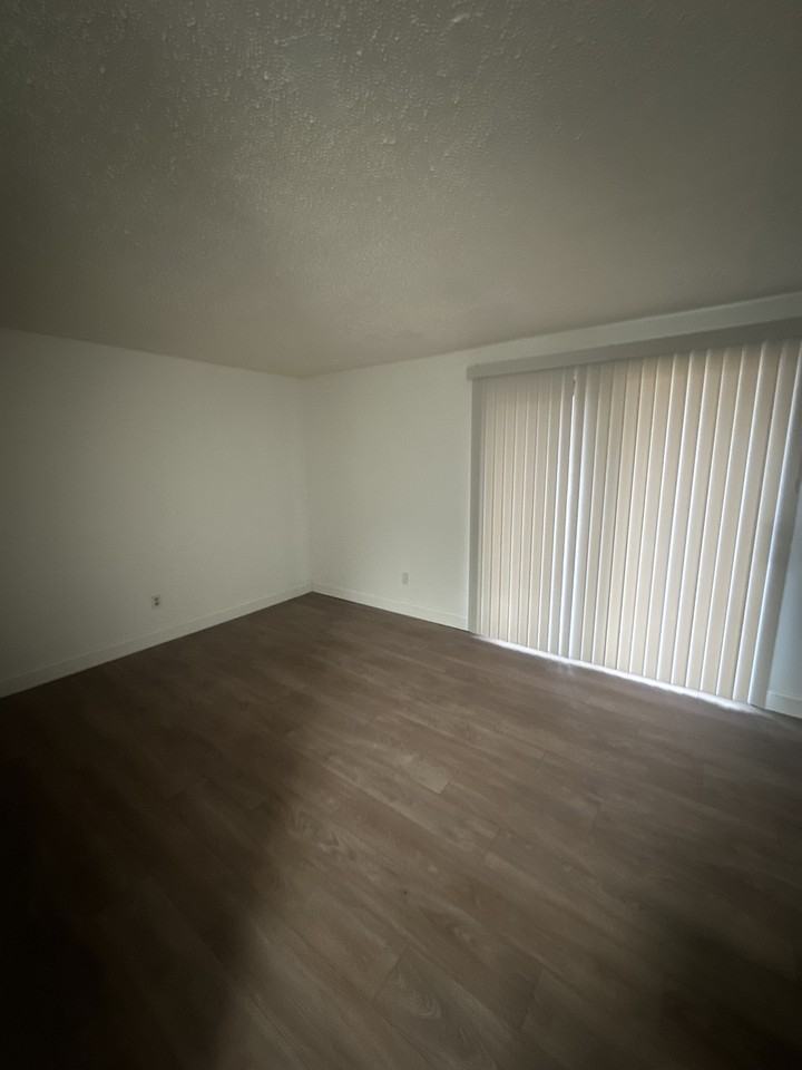 5271 Easkwick Dr. - 5325 #5325 - Photo 3 of 8