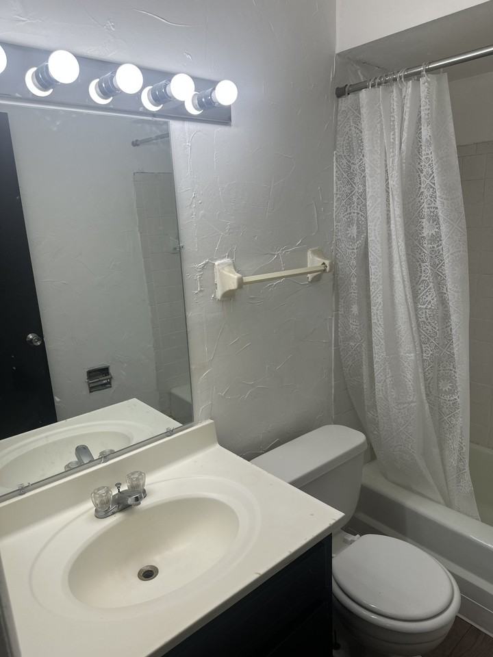 5271 Easkwick Dr. - 5325 #5325 - Photo 5 of 8