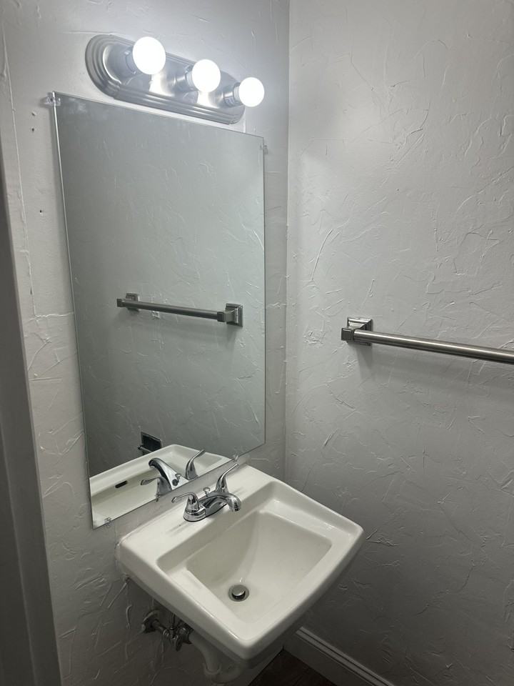 5271 Easkwick Dr. - 5325 #5325 - Photo 6 of 8