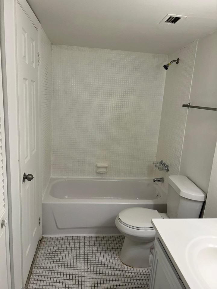 496 Northwest 165th Street 514 - 1 #1 - Photo 7 of 10