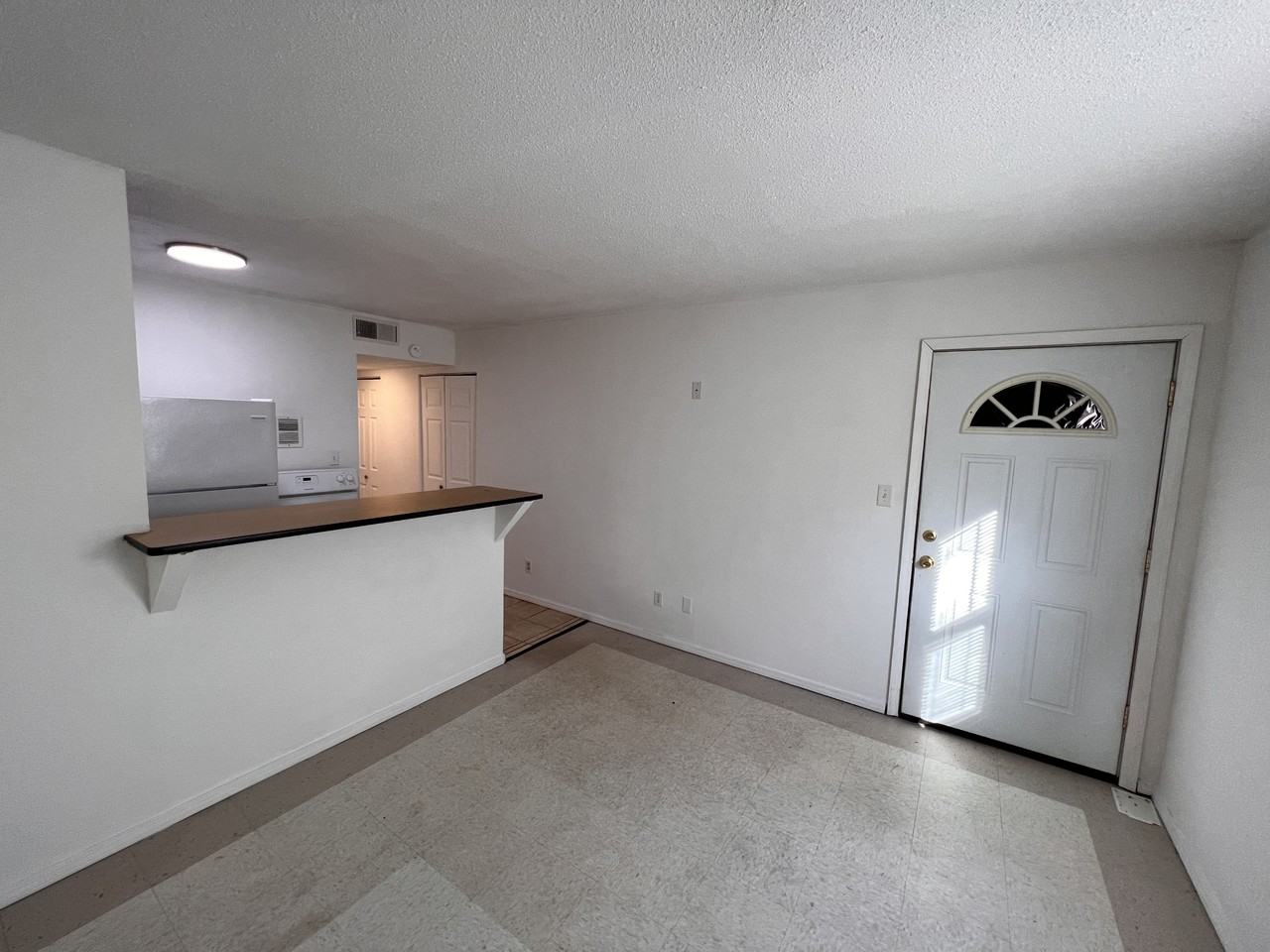 401 N Bottom St #1 - Photo 3 of 8