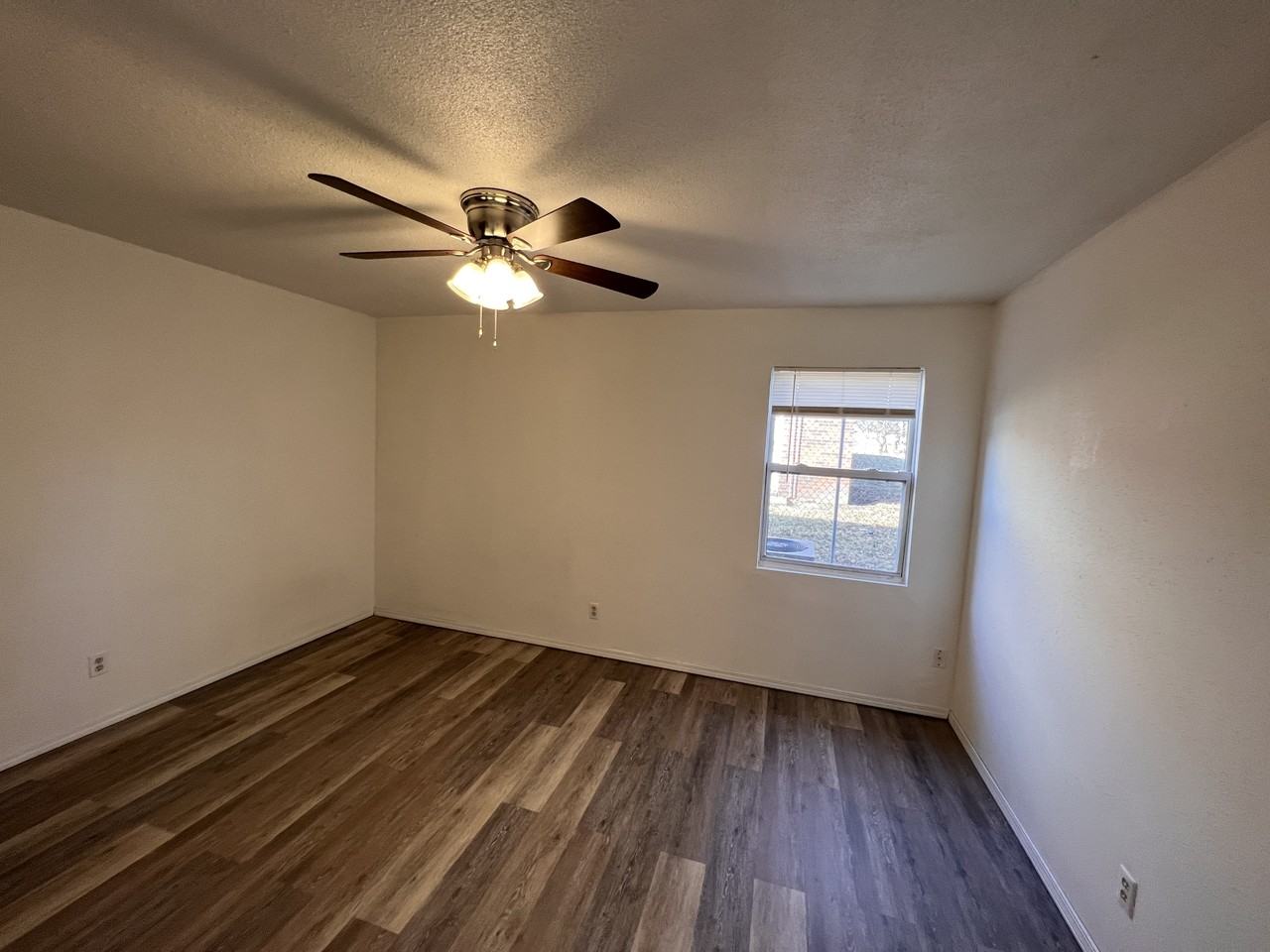 401 N Bottom St #1 - Photo 6 of 8