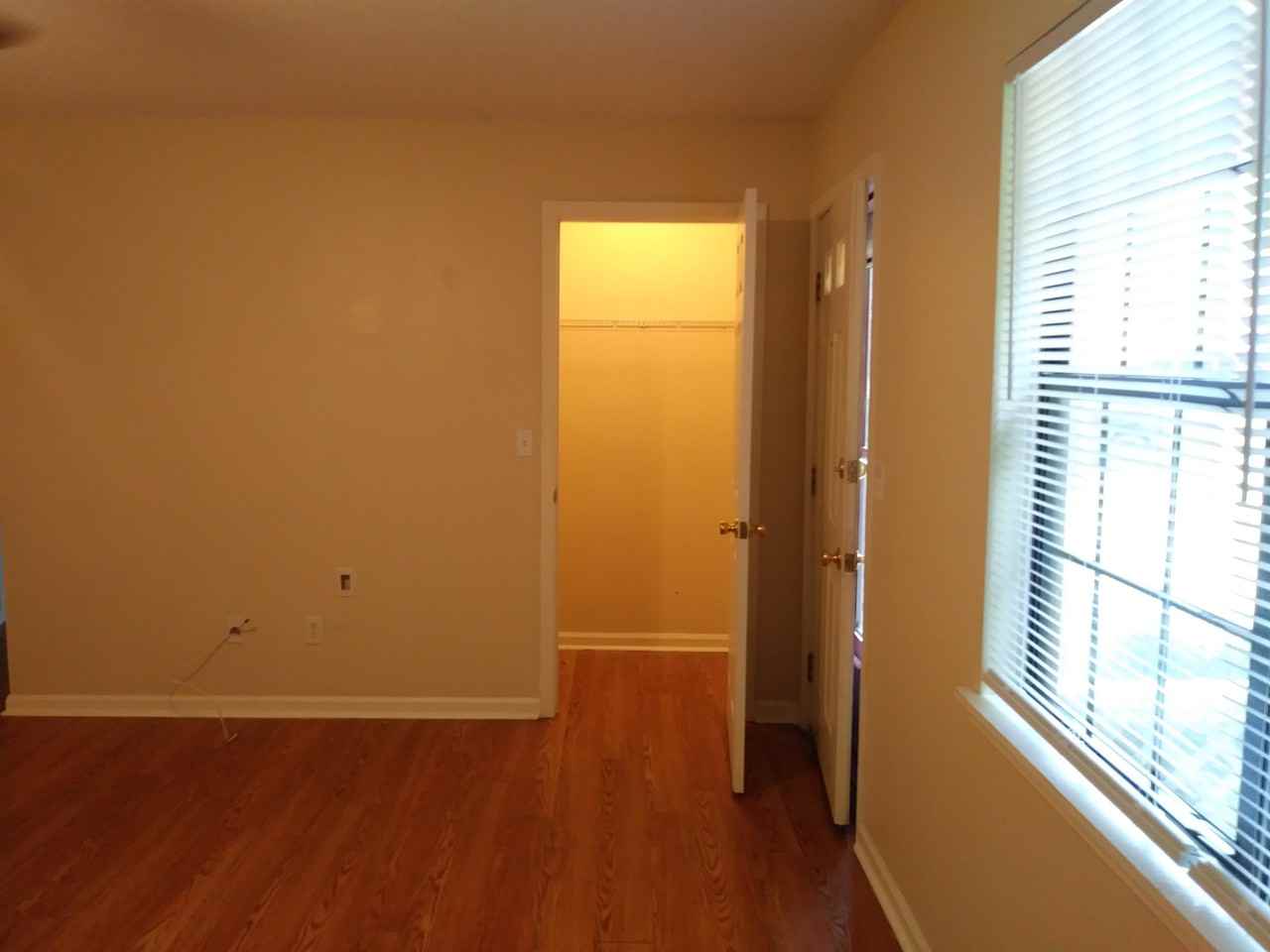 1602A Carolwood Ct #1 - Photo 5 of 27