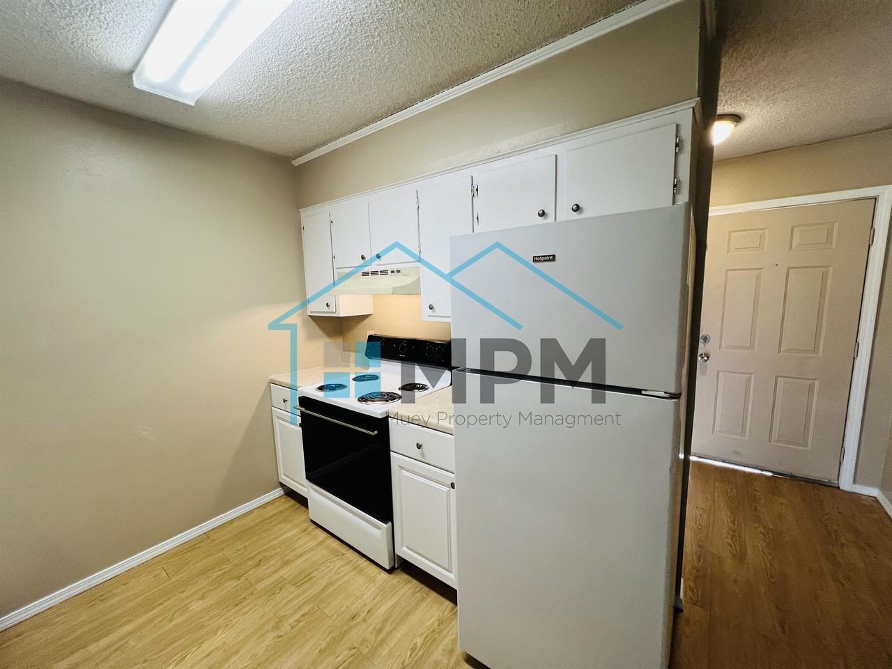 143 Jennifer Ln #25 - Photo 4 of 11