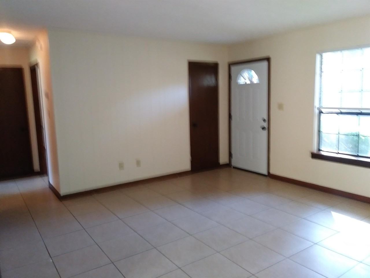 1631 Coombs Dr #2 - Photo 7 of 25