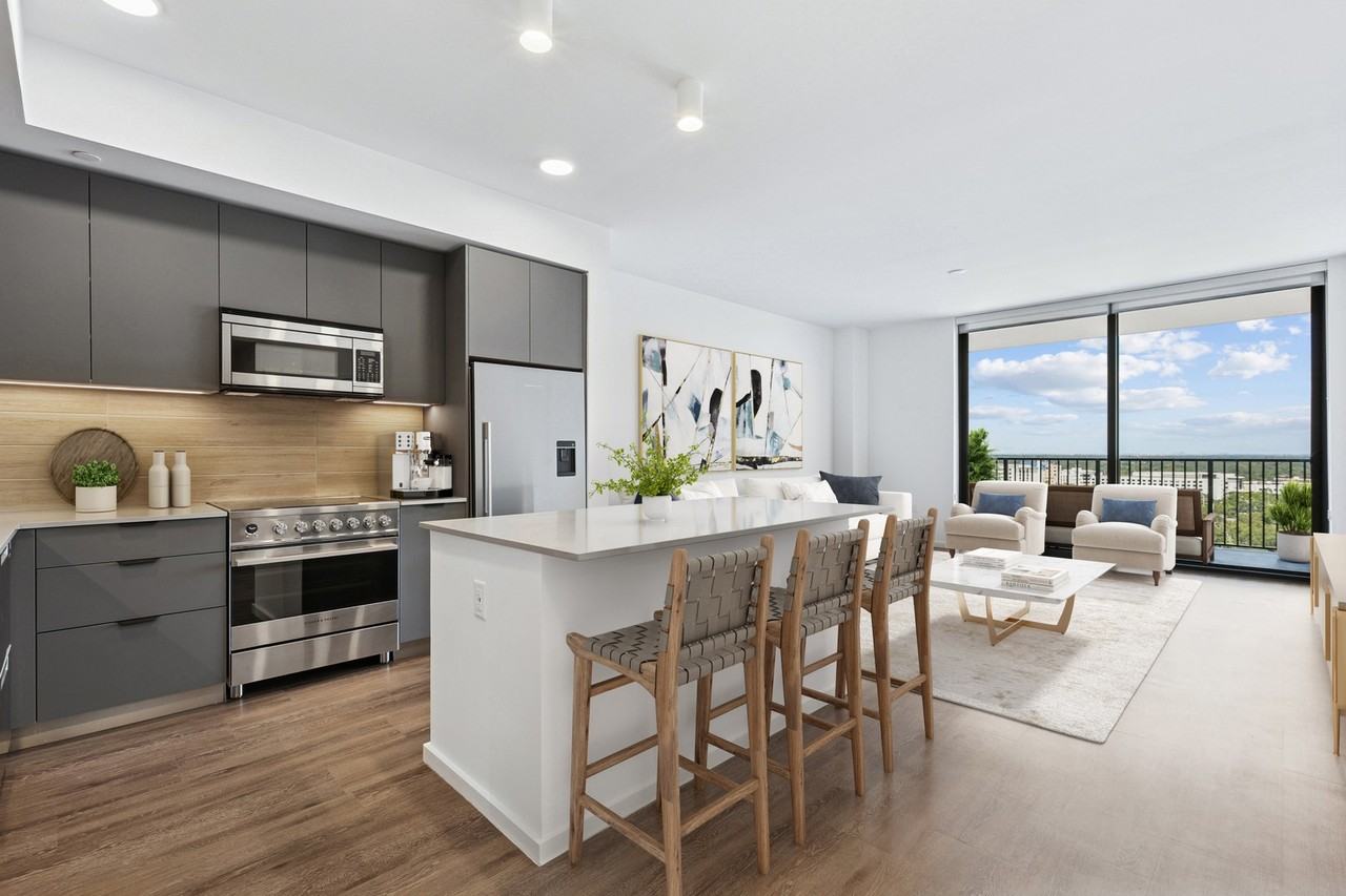 1002 1st Ave N #3 - Photo 3 of 23