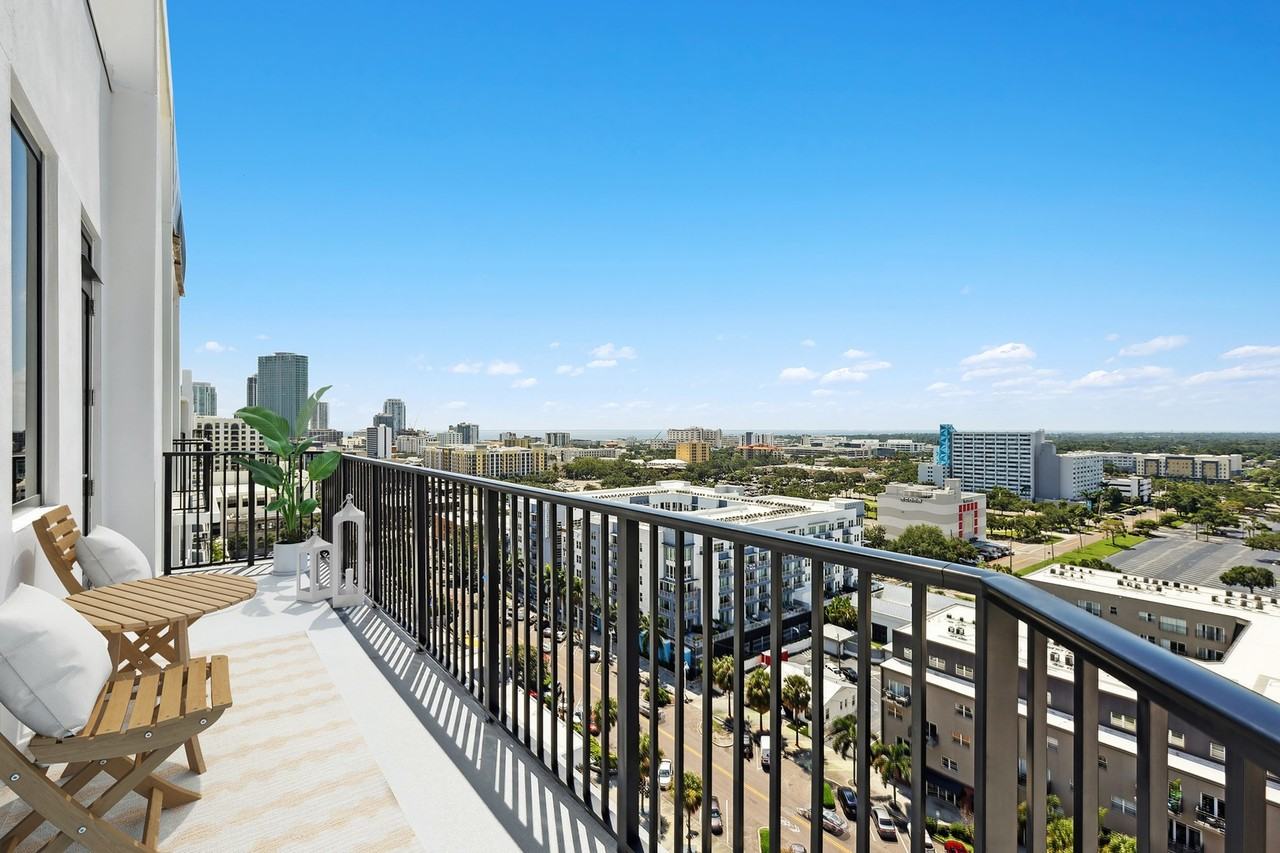 1002 1st Ave N #3 - Photo 4 of 23