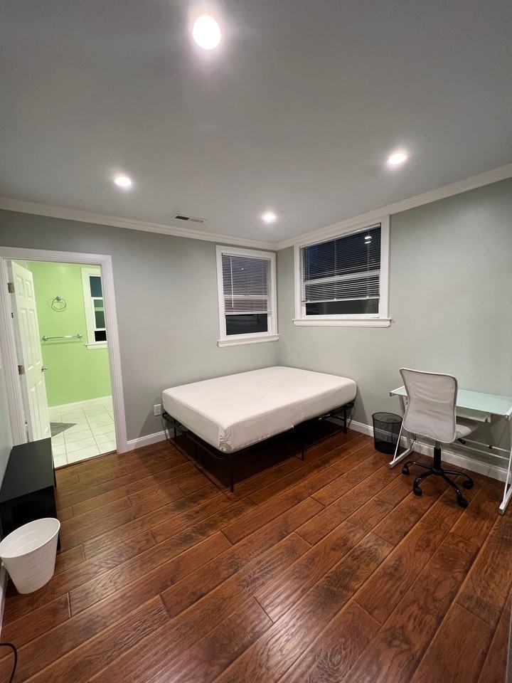 825 Geneva Ave #NA - Photo 5 of 12