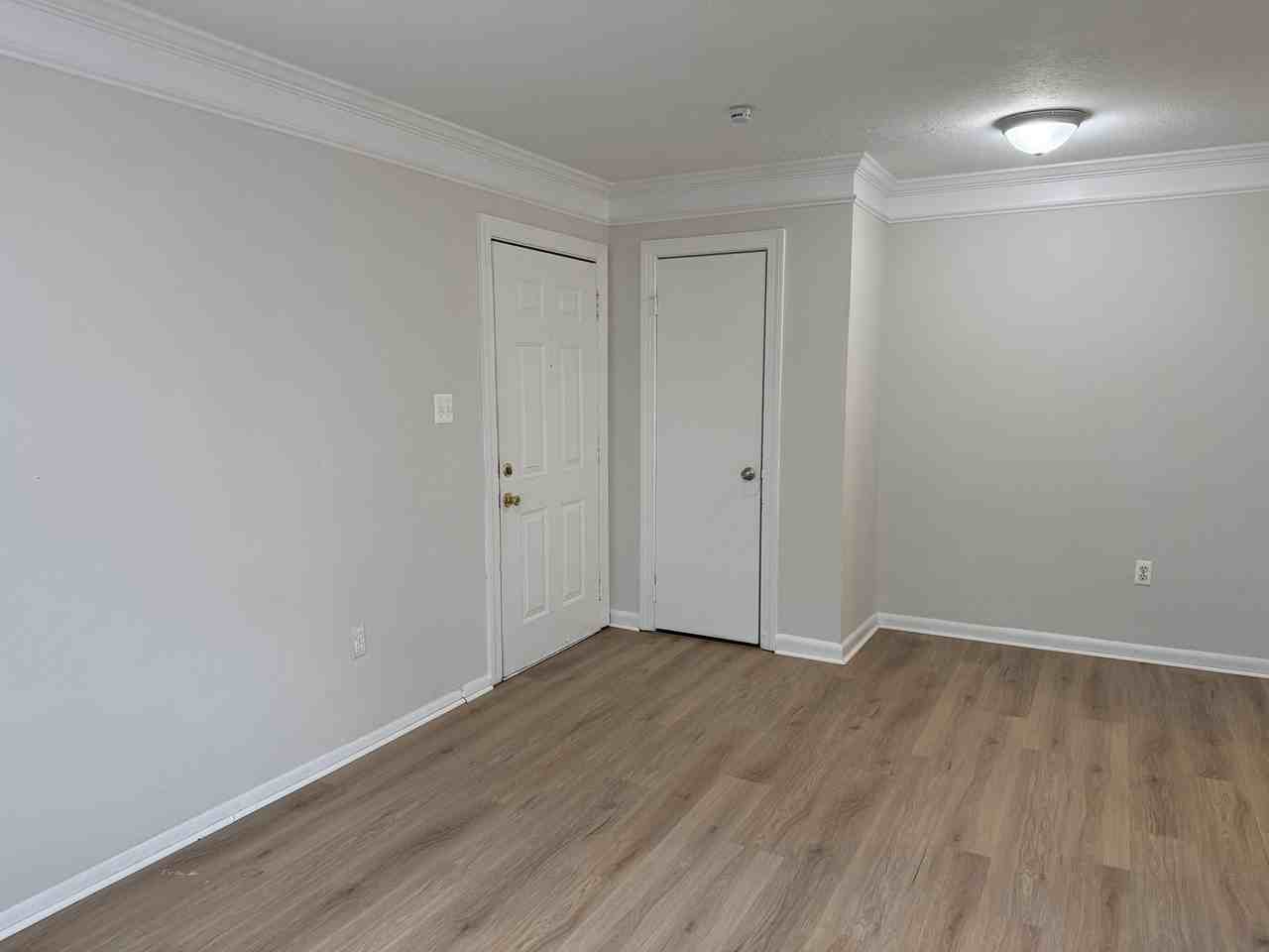 2331 McClellan Court - Photo 4 of 36