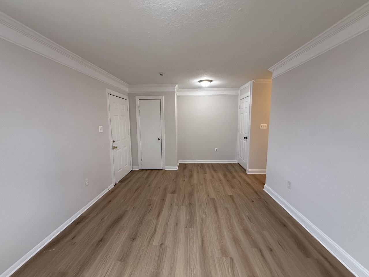 2331 McClellan Court - Photo 5 of 36